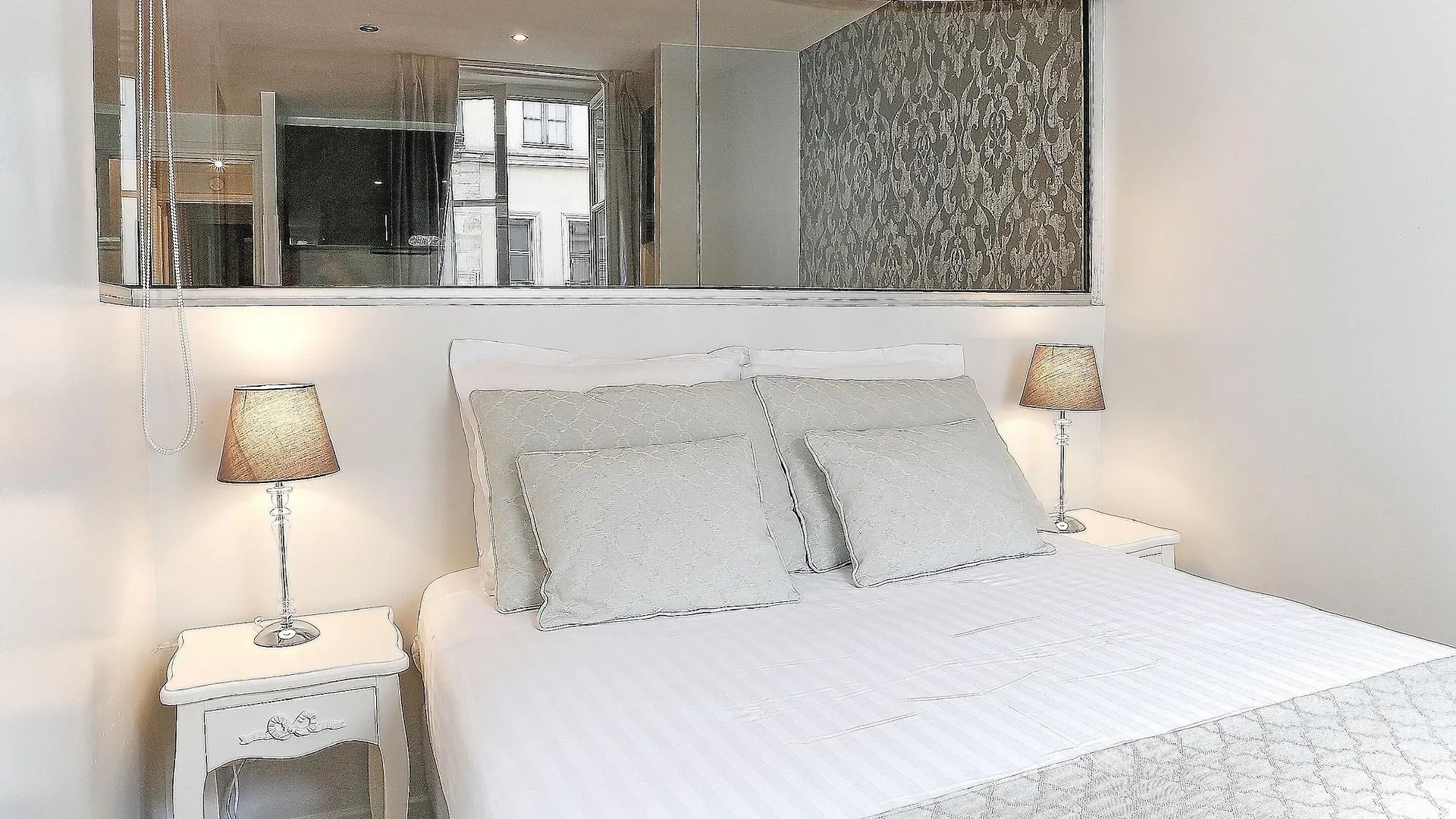 Du Louvre - St-honore Apartment